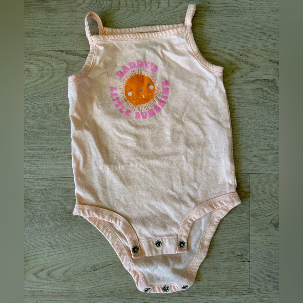EUC Carter’s 9 month daddy’s little sunshine tank bodysuit